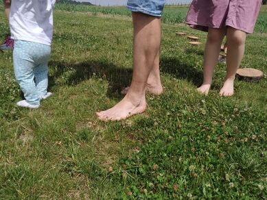 Parcours Sensoriel pieds nus -Avizô Nature